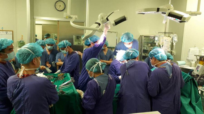 Tái sinh sự sống cùng chuyến bay 'chạy đua' với thời gian ảnh 1