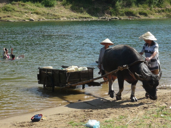 Bắc và Trung Trung Bộ vẫn nắng nóng diện rộng, có nơi trên 39 độ C ảnh 1