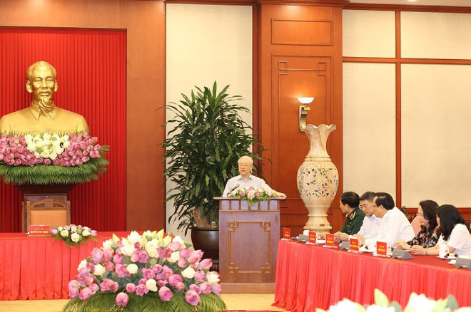 Tổng Bí thư Nguyễn Phú Trọng nói chuyện với người có công tiêu biểu toàn quốc. (Ảnh: Trí Dũng/TTXVN) Tổng Bí thư gặp mặt các đại biểu người có công tiêu biểu toàn quốc ảnh 1