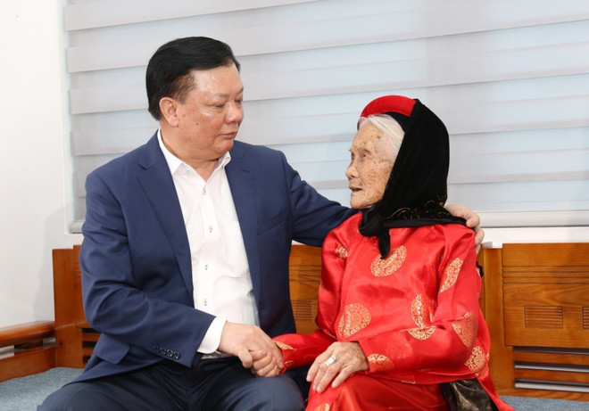 Bí thư Thành ủy Hà Nội trao quà Tết tặng hộ nghèo, công nhân lao động ảnh 4