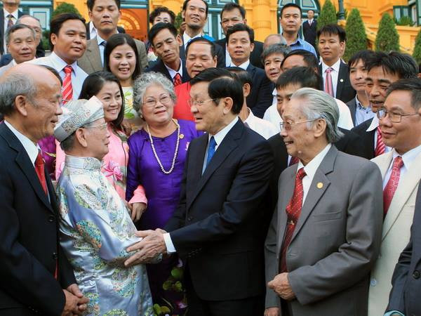 Chủ tịch nước tiếp Đoàn đại biểu nghệ nhân làng nghề Việt Nam ảnh 1