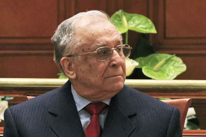 Romania xử cựu Tổng thống Iliescu phạm tội ác chống loài người ảnh 1