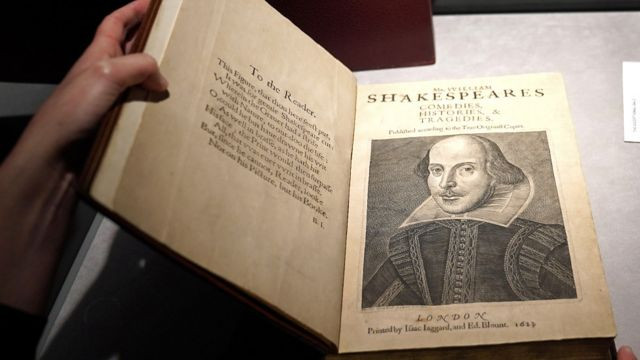 Bản sao của 'First Folio.' (Nguồn: BBC) Triển lãm tuyển tập "First Folio" của đại văn hào William Shakespeare ảnh 1
