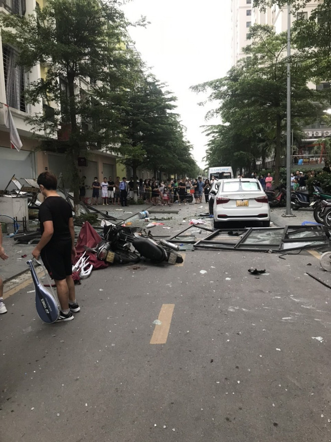 Hiện trường vụ nổ khí ga ở Tứ Hiệp. (Ảnh: Mạnh Khánh/Vietnam+) Hà Nội: Nổ lớn xảy ra tại khu chung cư IEC trên địa bàn xã Tứ Hiệp ảnh 2
