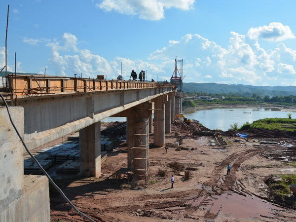 Sắp thông cầu bắc qua sông Mekong nối Lào và Myanmar ảnh 1