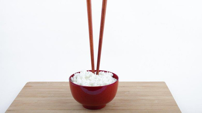 Những nguyên tắc không phải ai cũng biết khi ăn sushi ảnh 1