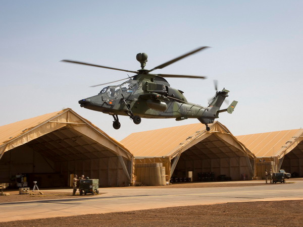 Đức công bố nguyên nhân chiếc trực thăng quân sự rơi ở Mali ảnh 1