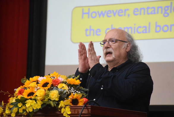 Giáo sư người Anh Duncan Haldane. (Nguồn: Tuoitre) Giáo sư đoạt giải Nobel chia sẻ 'bí quyết' nghiên cứu khoa học ảnh 1