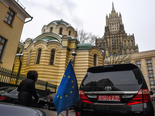 Căng thẳng quanh vụ điệp viên Skripal: EU triệu hồi đại sứ tại Nga ảnh 1