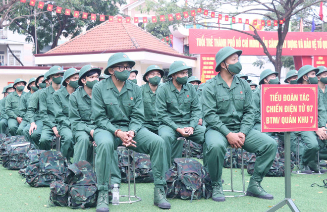 Quân khu 7 tổ chức giao nhận quân nhanh gọn và an toàn ảnh 2