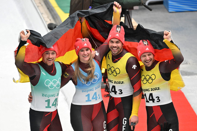 Đoàn thể thao Đức tiếp tục thống trị môn trượt băng nằm ngửa ảnh 1