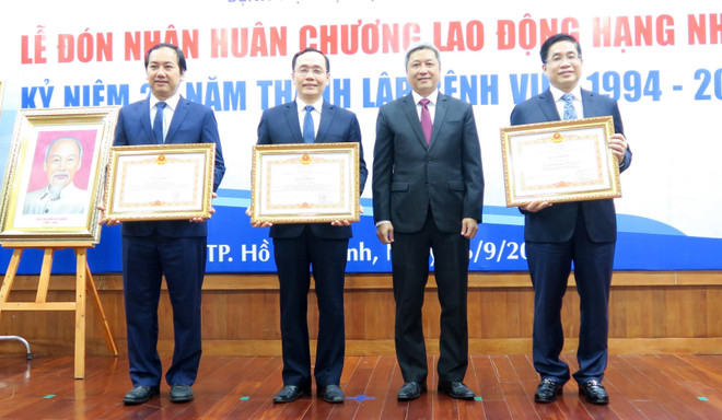 Bệnh viện Đại học Y dược TP.HCM nhận Huân chương Lao động Hạng Nhất ảnh 2