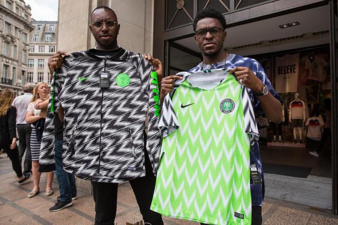 World Cup 2018 - Lượm lặt bên lề: "Cháy" áo đấu của tuyển Nigeria ảnh 1