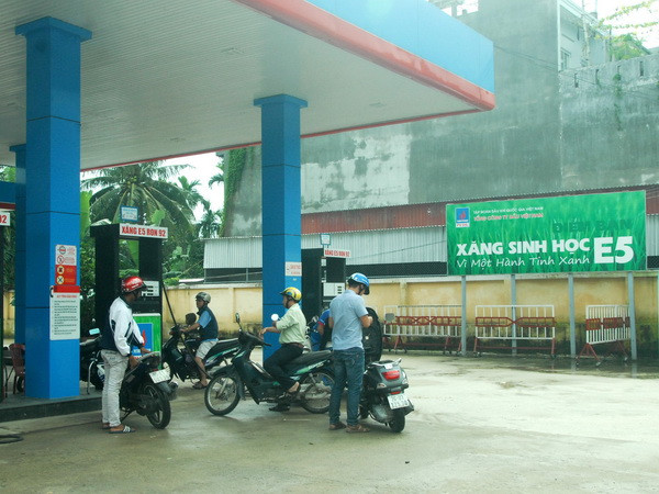 Xăng sinh học E5 - Khó kích cầu nếu thiếu cơ chế giá ảnh 1