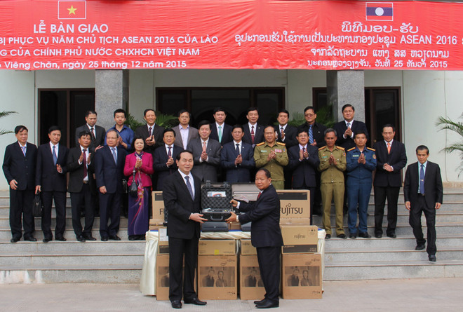 Hỗ trợ thiết bị an ninh cho Lào phục vụ năm Chủ tịch ASEAN ảnh 1