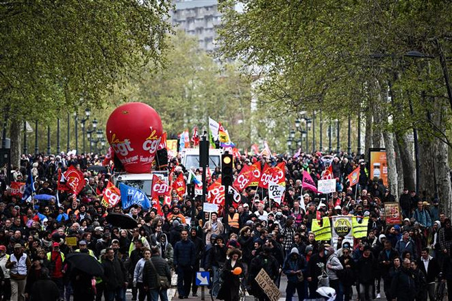 Nhiều cuộc biểu tình bạo lực tại Pháp trong ngày Quốc tế Lao động ảnh 1