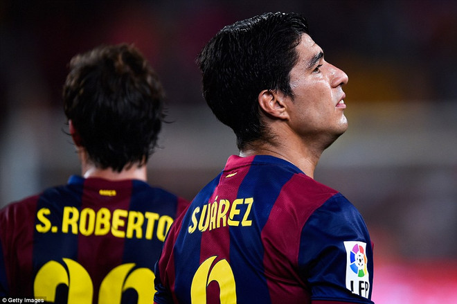 [Photo] Luis Suarez ra mắt trong ngày Barcelona đại thắng ảnh 8