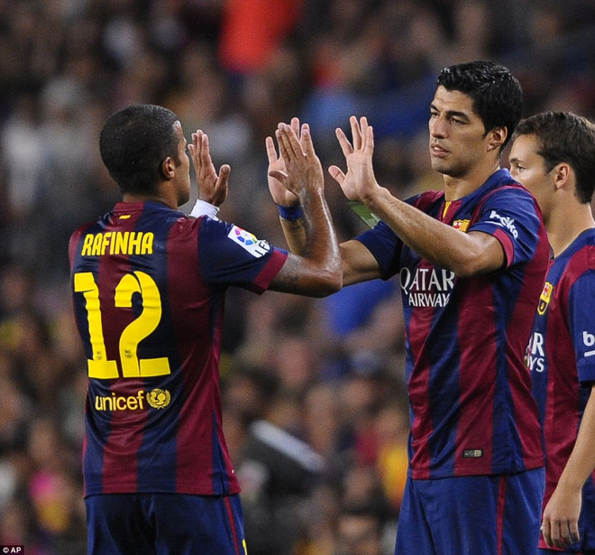 [Photo] Luis Suarez ra mắt trong ngày Barcelona đại thắng ảnh 2