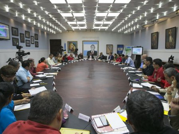 Các bộ trưởng Venezuela sẵn sàng từ chức để cải tổ nội các ảnh 1