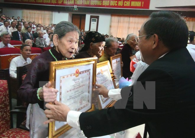 Hòa Bình: Thêm 45 mẹ được phong tặng Bà mẹ Việt Nam Anh hùng ảnh 1