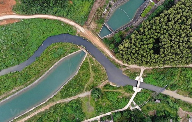 Sự cố ô nhiễm nước sạch sông Đà. (Nguồn ảnh: Vietnam+) Ô nhiễm không khí lọt vào 10 sự kiện tài nguyên môi trường năm 2019 ảnh 3