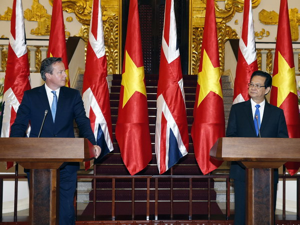 Thủ tướng Anh kết thúc tốt đẹp chuyến thăm chính thức Việt Nam ảnh 1
