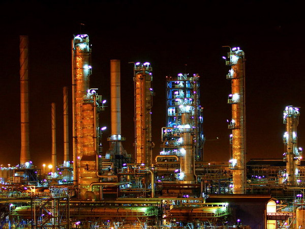 Iran đang tích trữ ít nhất 30 triệu thùng dầu ở ngoài khơi ảnh 1