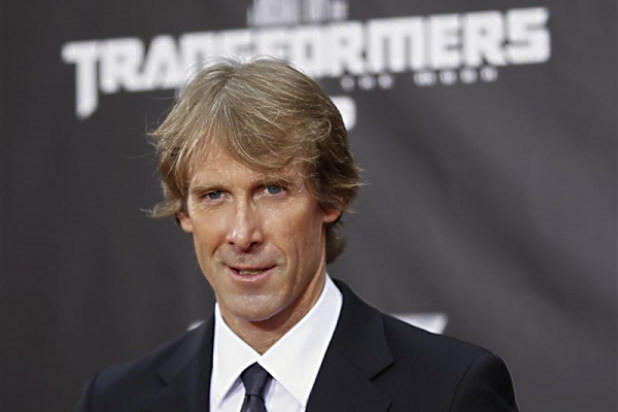 Michael Bay tiếp tục đạo diễn phần 5 của Transformers ảnh 1