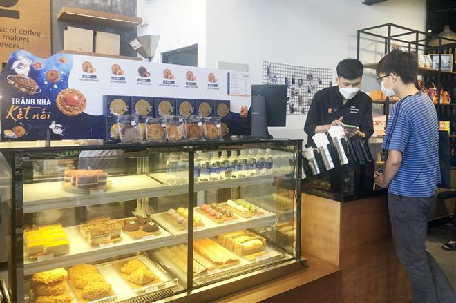 Thị trường bánh Trung thu tại TP.HCM sôi động những ngày cận Rằm ảnh 2