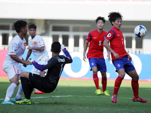 [Photo] U19 Việt Nam thất bại trước nhà vô địch U19 Hàn Quốc ảnh 3