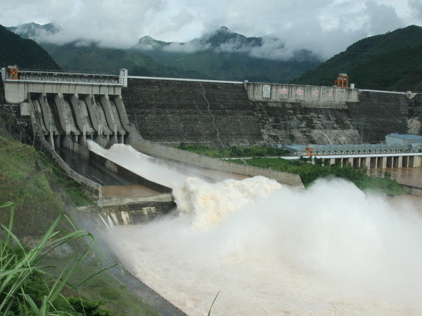 Thủy điện Sơn La mở cửa xả đáy lần thứ hai trong mùa mưa lũ năm 2017 ảnh 1