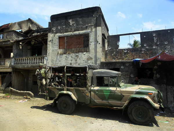 Quân đội Philippines tiêu diệt 14 tay súng Abu Sayyaf ảnh 1