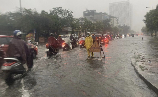 Chuyên gia: Mưa lũ tiếp tục hoành hành tại miền Trung đến ngày 19/10 ảnh 3