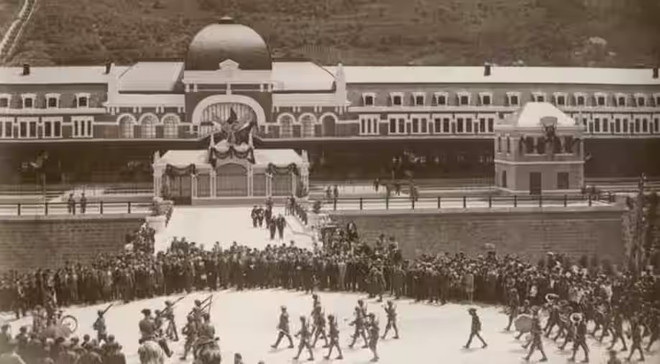 Biến nhà ga hoang phế hàng chục năm trở thành khách sạn hạng sang ảnh 2