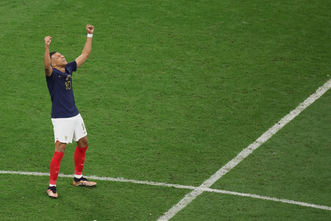 Mbappe sẽ là thách thức rất lớn với Messi ở chung kết. (Ảnh: AFP/TTXVN) Chung kết World Cup 2022: Cuộc chiến đỉnh cao giữa Mbappe và Messi ảnh 2