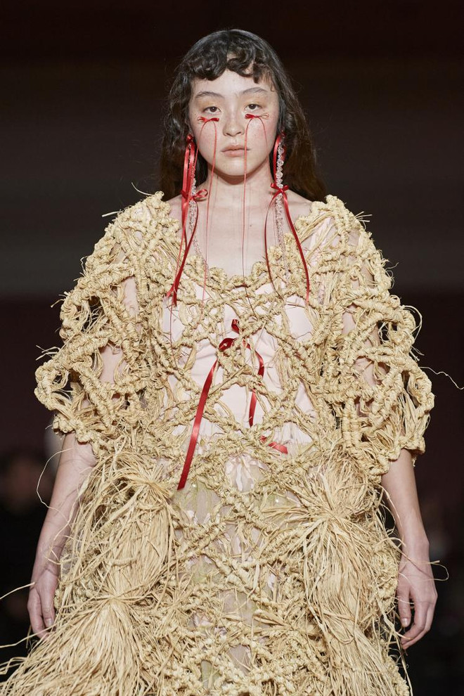 Ba từ khóa trang điểm siêu “hot” sau Tuần lễ thời trang London 2023 ảnh 1