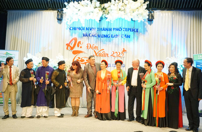 Cộng đồng người Việt tại Séc chào đón Năm mới 2020 ấm tình đoàn kết ảnh 2