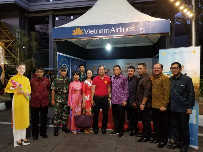 Việt Nam quảng bá du lịch tại Lễ hội đường phố Denpasar ở Indonesia ảnh 1