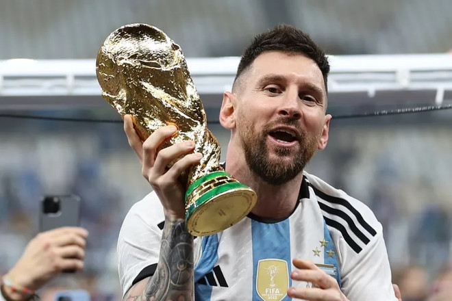 Messi tỏa sáng giúp Argentina vô địch World Cup 2022. (Nguồn: Getty Images) Messi không có hiệu suất bàn tốt nhất top 10 chân sút vĩ đại World Cup ảnh 1