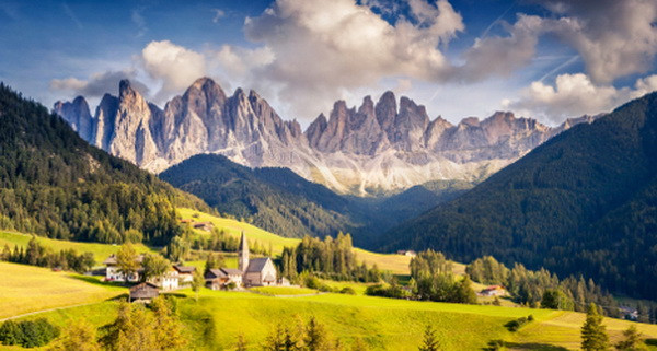 Khám phá vẻ đẹp của thành phố được coi là đáng sống nhất Italy ảnh 2