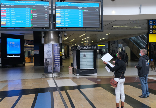 WHO chưa chắc chắn về các nguy cơ từ biến thể mới Omicron ảnh 1