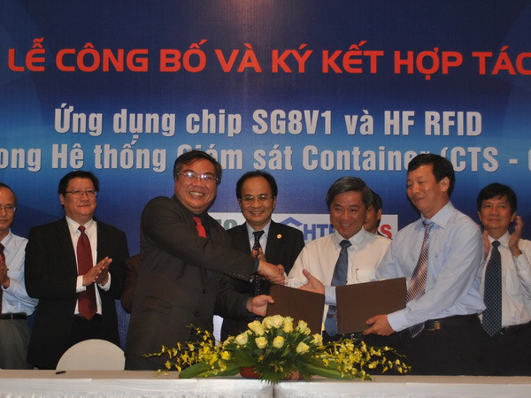 Ứng dụng chip trong hệ thống giám sát container thay cho kẹp chì ảnh 1