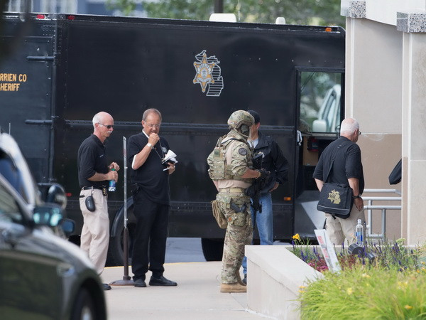 Mỹ: Tù nhân cướp súng bắn chết hai người để tẩu thoát ảnh 1