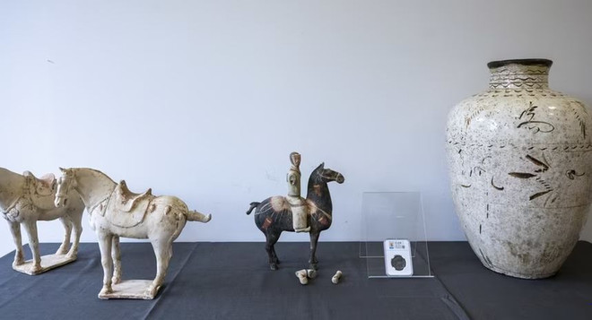 Văn phòng Văn hóa Liên bang Thụy Sĩ trao trả cổ vật cho Trung Quốc ảnh 1