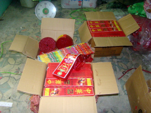 Bắt giữ đối tượng vận chuyển trái phép số lượng lớn pháo nổ ảnh 1