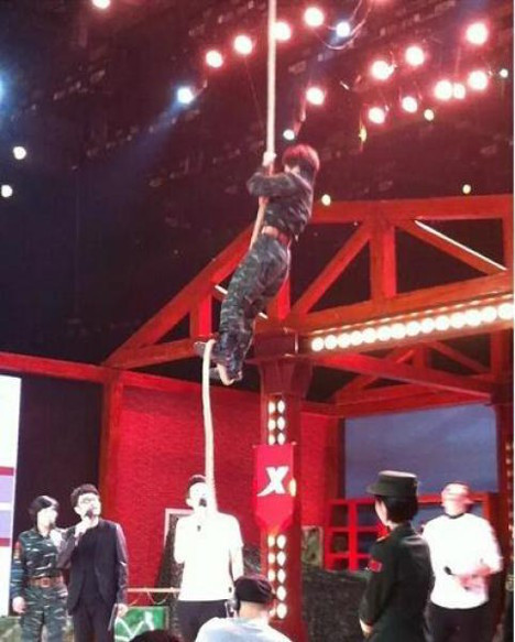 [Photo] Nữ vệ sỹ xinh đẹp tại G20 trở thành nữ hoàng trực tuyến ảnh 8