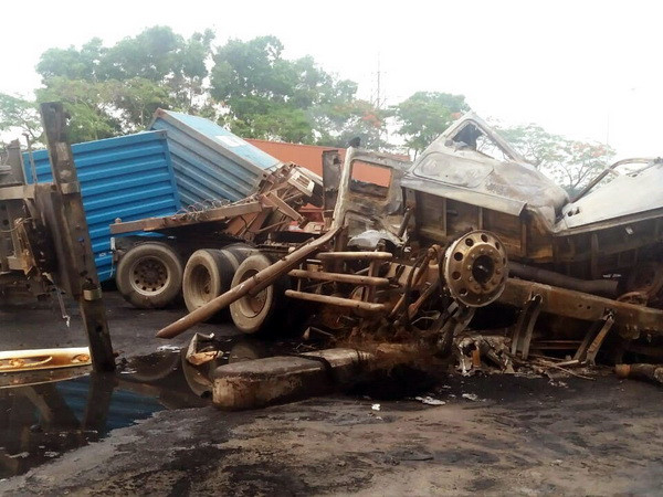 Vụ tai nạn trên Quốc lộ 6: Xác định danh tính các nạn nhân ảnh 1