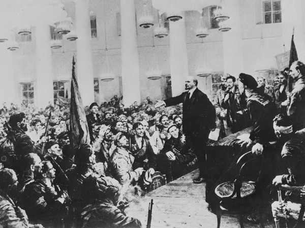 Kỷ niệm 98 năm Cách mạng Tháng Mười Nga tại TP. Hồ Chí Minh ảnh 1