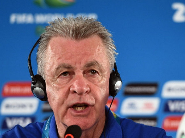 Hitzfeld tuyên bố đã có kế hoạch để khóa chặt Lionel Messi ảnh 1