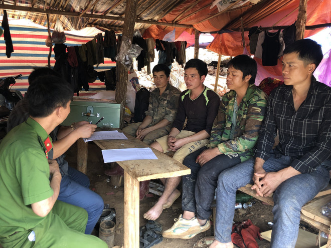 Công an tỉnh Sơn La triệt phá điểm khai thác vàng trái phép ảnh 1